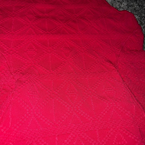 Pink guess peplum slinky material top size medium - Picture 3 of 7